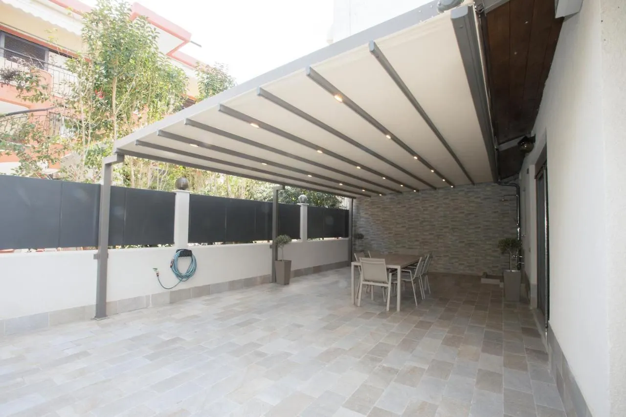 Dolphin Villa Peraia